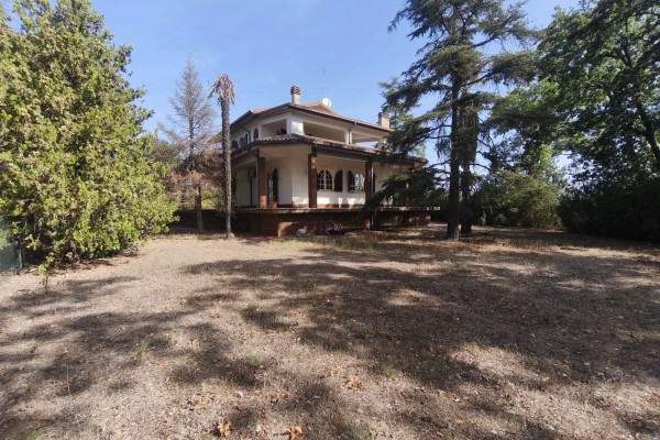 Villa Singola In Vendita A Rom