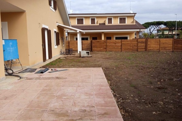 Villa Bifamiliare In Vendita A