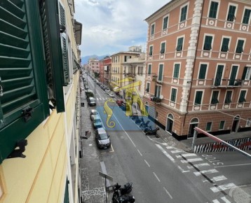 Bilocale sul porto di lavagna