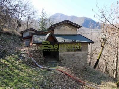 Abitazione panoramica in sasso...