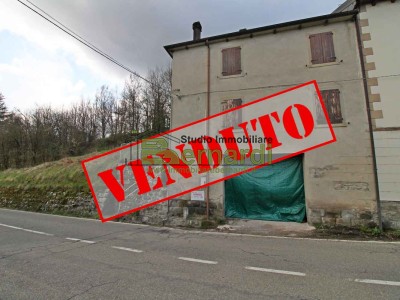 Ampio garage a 600 m dal centr...