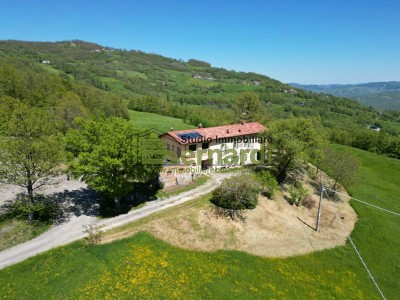 Casale indipendente su due liv...