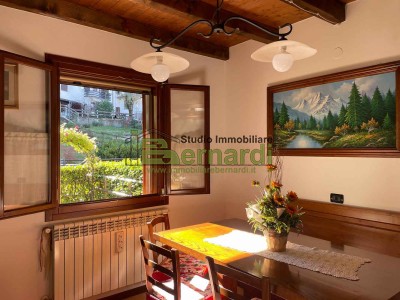 Villa Bifamiliare in Vendita a Montecreto 1 