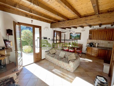 Villetta abbinata con giardino...