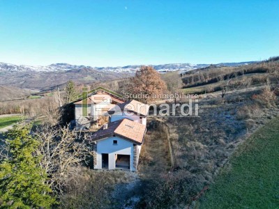 Villa Bifamiliare in Vendita a Sestola 1 