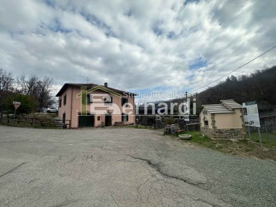 Villa in Vendita a Montecreto 0 