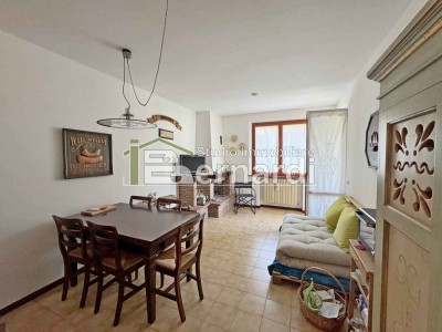 Appartamento con camino e due ...