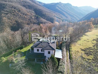 Un rifugio nella natura, con b...