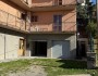 Garage con posto auto. 