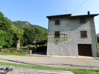 Casa Indipendente in Estivo a Fanano 1 