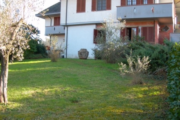 Casa Semi Indipendente In Vend