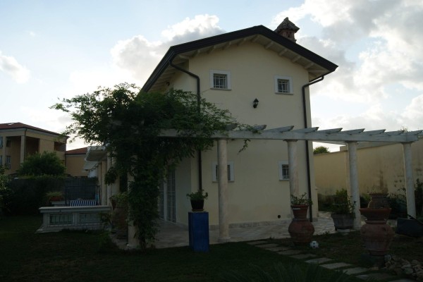 Villa Bifamiliare