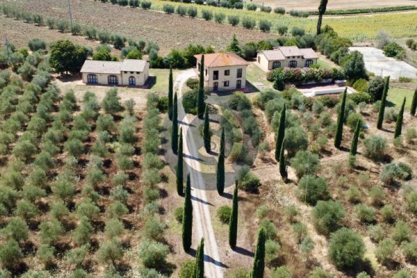 Farmhouse For Sale In Cortona