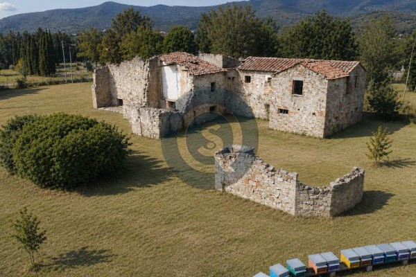 Rustic House For Sale In Arezz