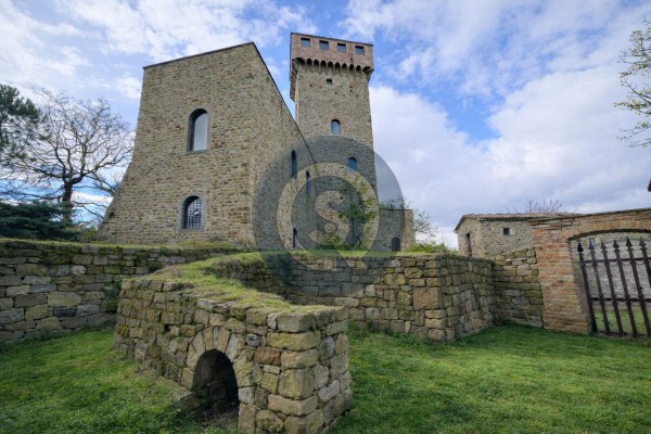 Rustic House For Sale In Passi