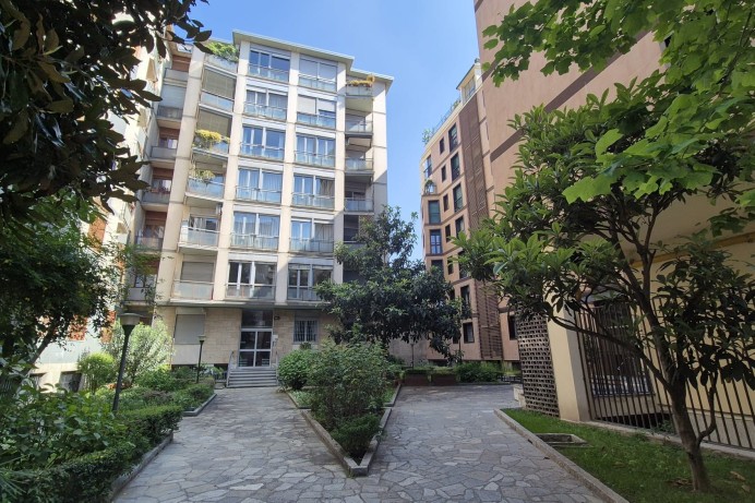 AMPIO MONOLOCALE CON SOPPALCO