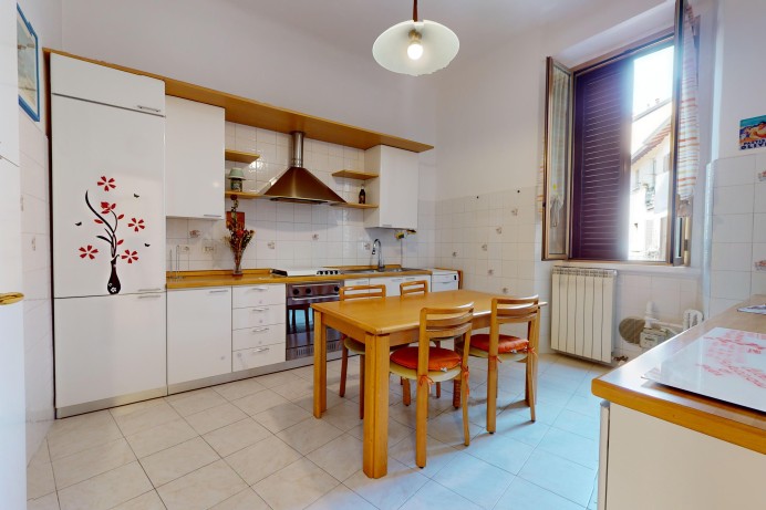 AMPIO TRILOCALE IN AFFITTO