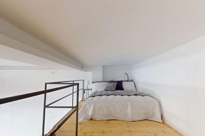 Appartamento in Vendita a Milano 8 