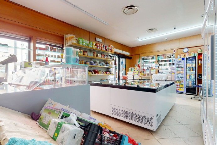 Negozio in Vendita a Milano 6 