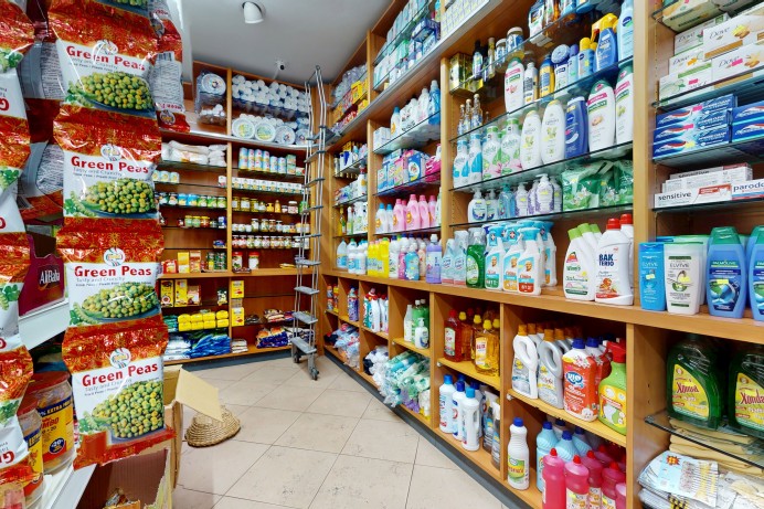 Negozio in Vendita a Milano 8 
