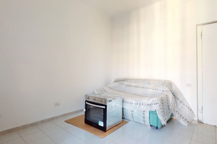 MONOLOCALE CON BALCONE