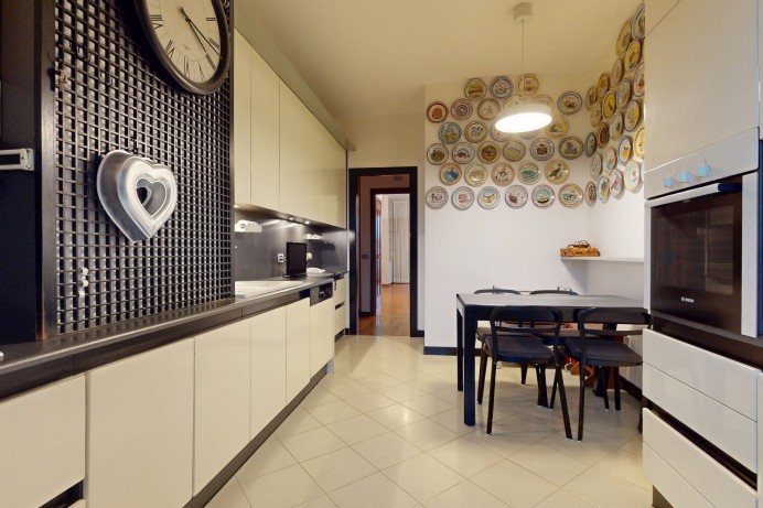 Appartamento in Vendita a Milano 8 