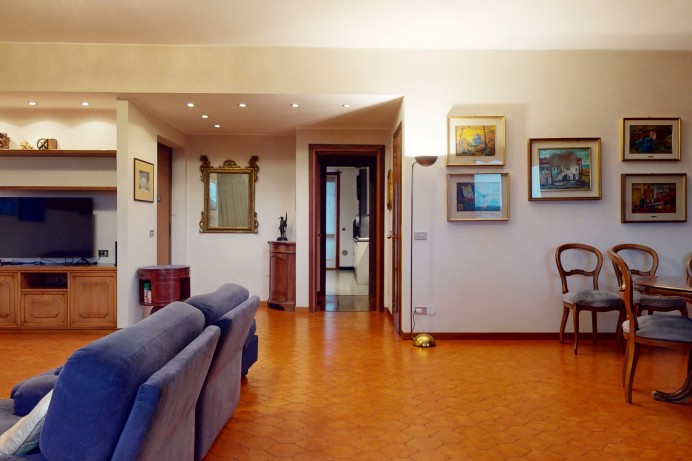 Appartamento in Vendita a Milano 5 