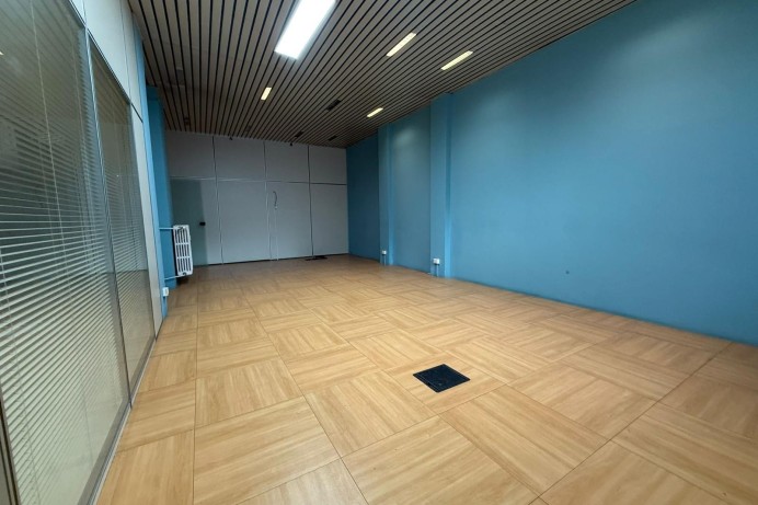 Negozio in Affitto a Milano 13 