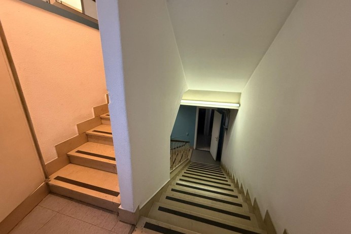 Negozio in Affitto a Milano 8 