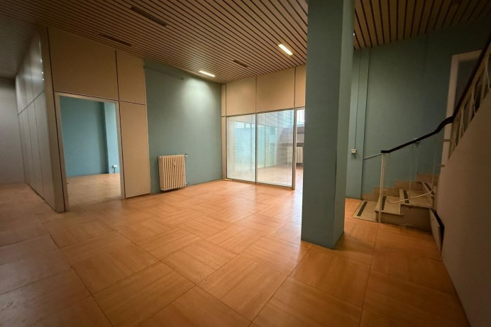 Negozio in Affitto a Milano 5 