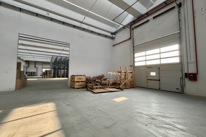 Capannone Industriale in Vendita a Milano 18 