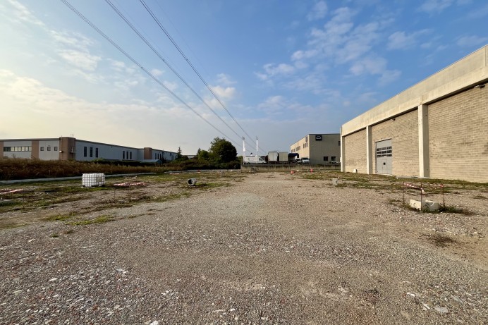 Capannone Industriale in Vendita a Milano 44 
