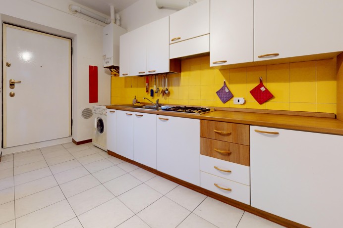 LUMINOSO BILOCALE CON BALCO...