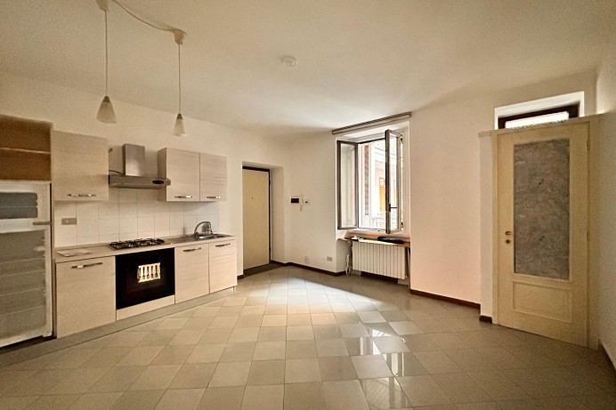 AMPIO BILOCALE IN AFFITTO