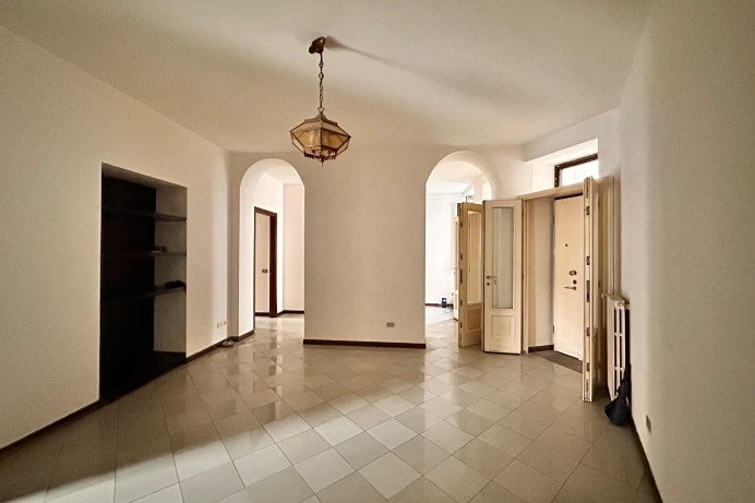 AMPIO TRILOCALE IN AFFITTO