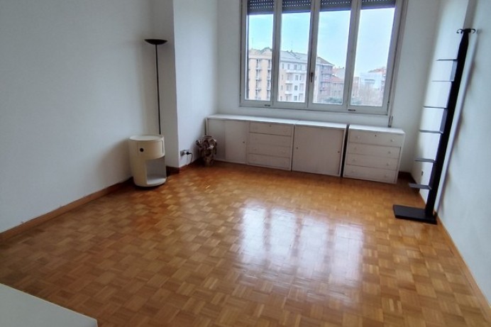 LUMINOSO TRILOCALE IN AFFITTO