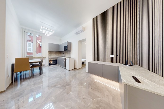 LUMINOSO BILOCALE HI-TECH N...