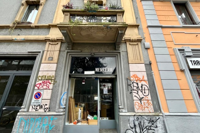 LOCALE COMMERCIALE IN VENDITA