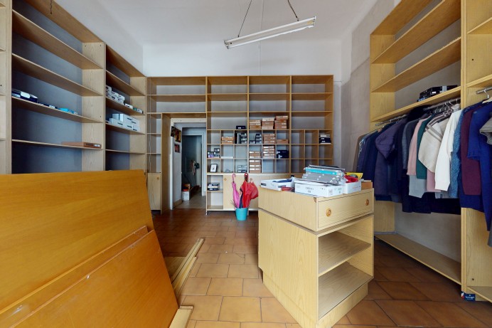 BILOCALE CON POSSIBILITA' D...