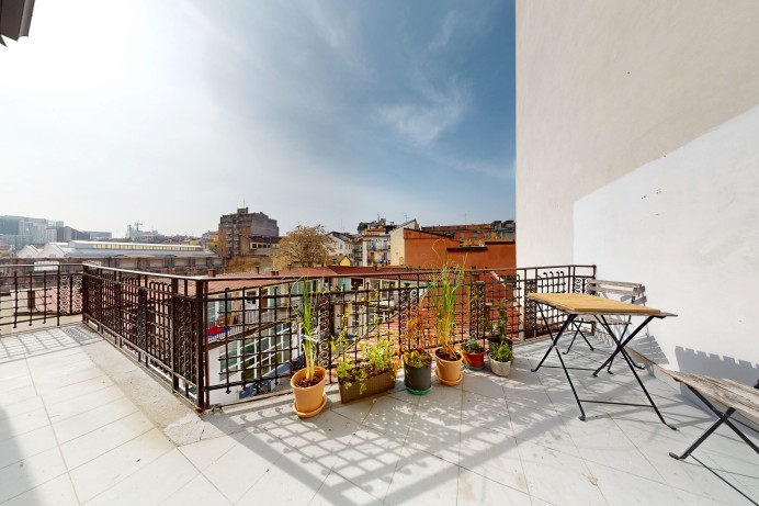 LUMINOSO BILOCALE IN VENDITA