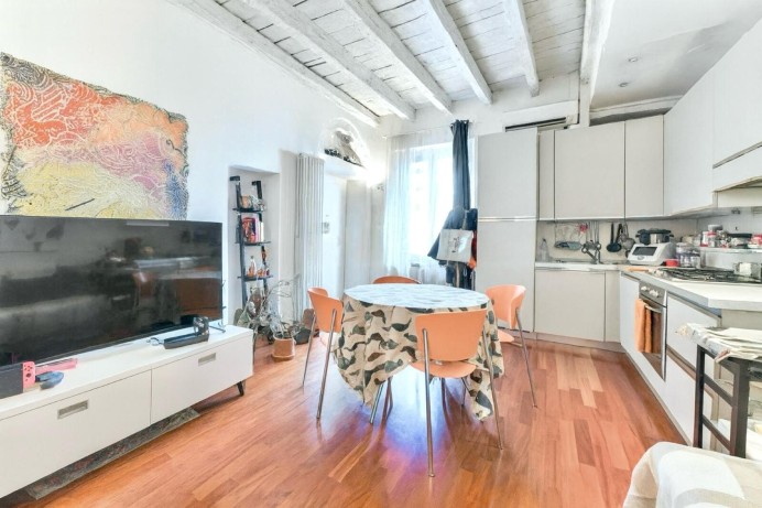 LUMINOSO BILOCALE A DUE PAS...