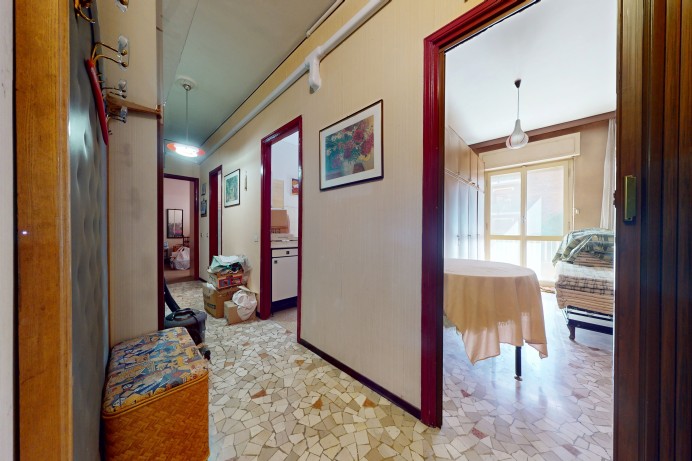 LUMINOSO TRILOCALE IN VENDITA