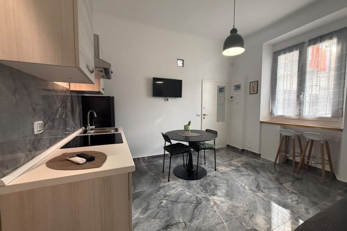 MODERNO MONOLOCALE IN AFFITTO