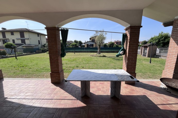 Villa Bifamiliare in Vendita a Milano 27 