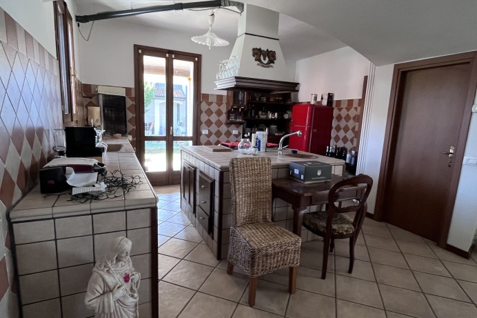Villa Bifamiliare in Vendita a Milano 4 