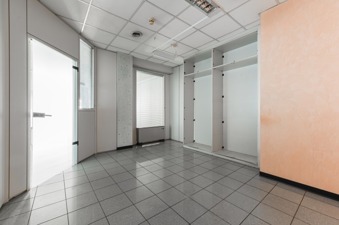 Ufficio in Vendita a Locate Di Triulzi 15 