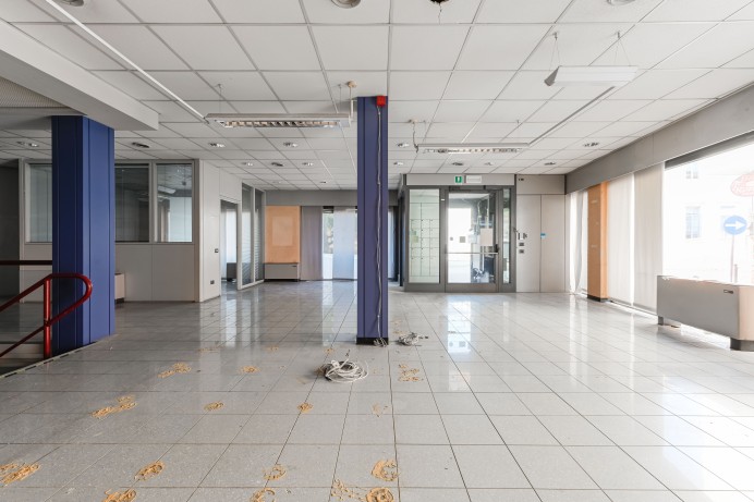 Ufficio in Vendita a Locate Di Triulzi 6 