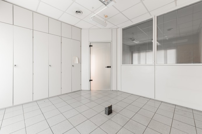 Ufficio in Vendita a Locate Di Triulzi 1 