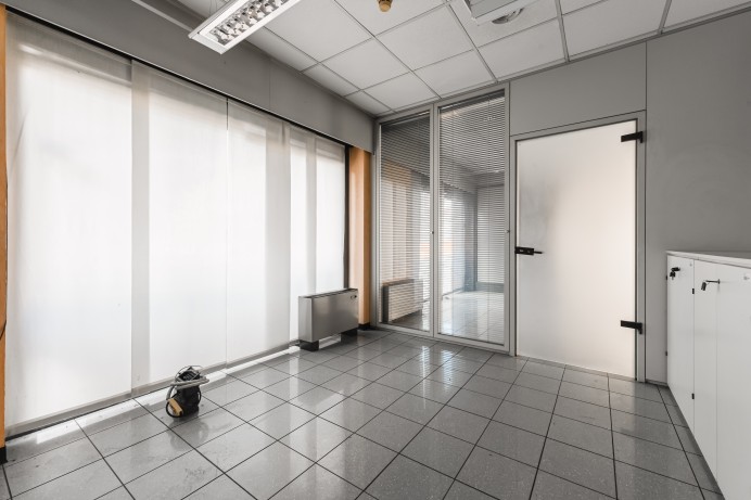 Ufficio in Vendita a Locate Di Triulzi 30 