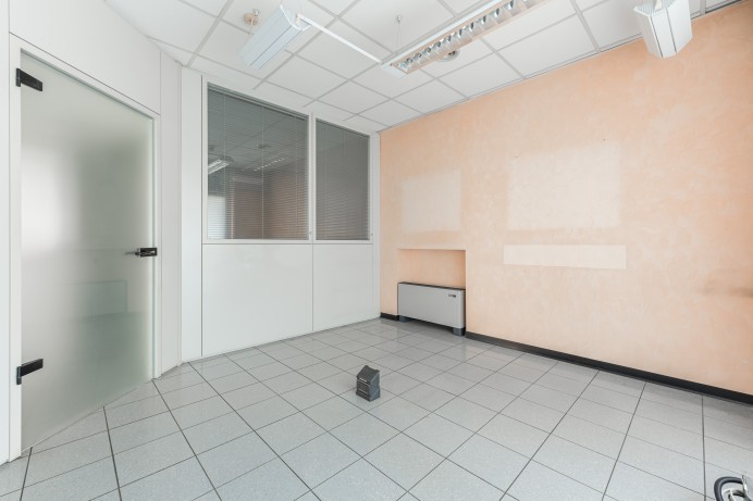 Ufficio in Vendita a Locate Di Triulzi 0 